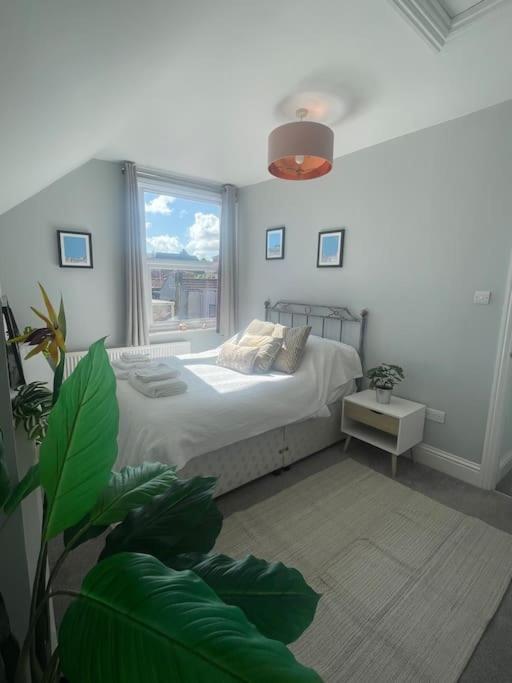 Three Storey Clifton Town House Бристол Екстериор снимка